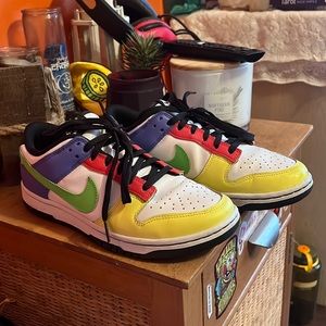 green strike dunk lows!